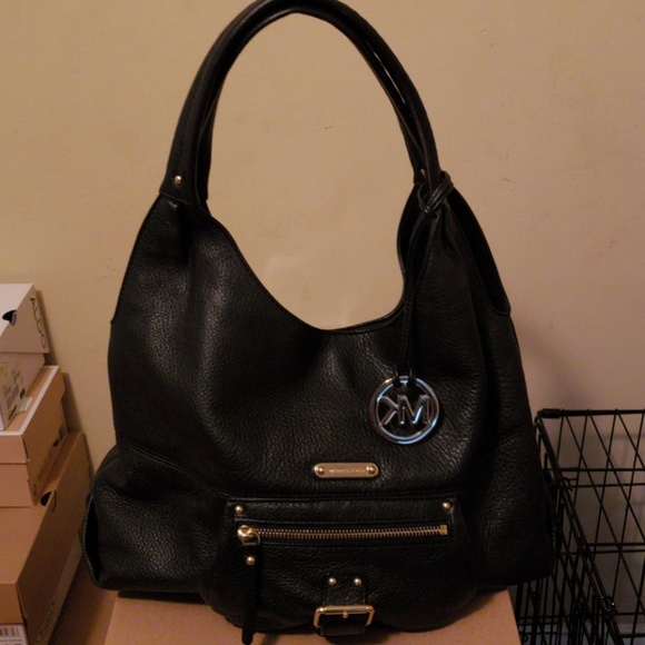 Michael Kors Handbags - Micheal kors Purse$firm
